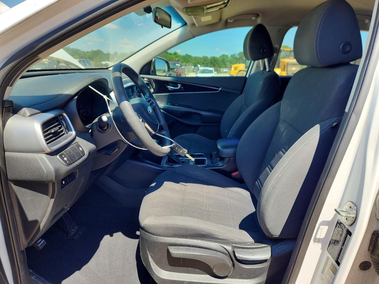 2019 Kia Sorento L - Image 7