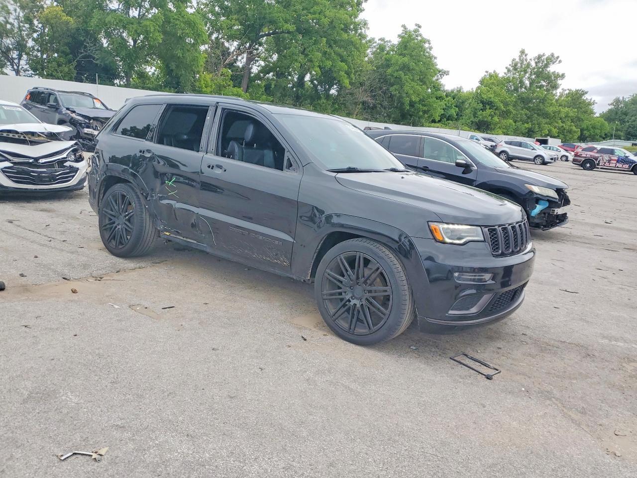2020 Jeep Grand Cherokee Overland - Image 4