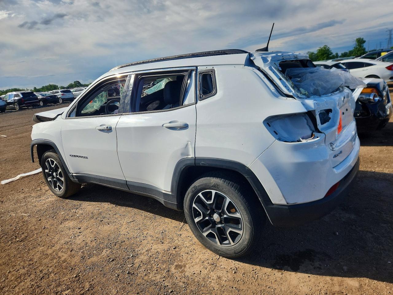 2022 Jeep Compass Latitude - Фото 2