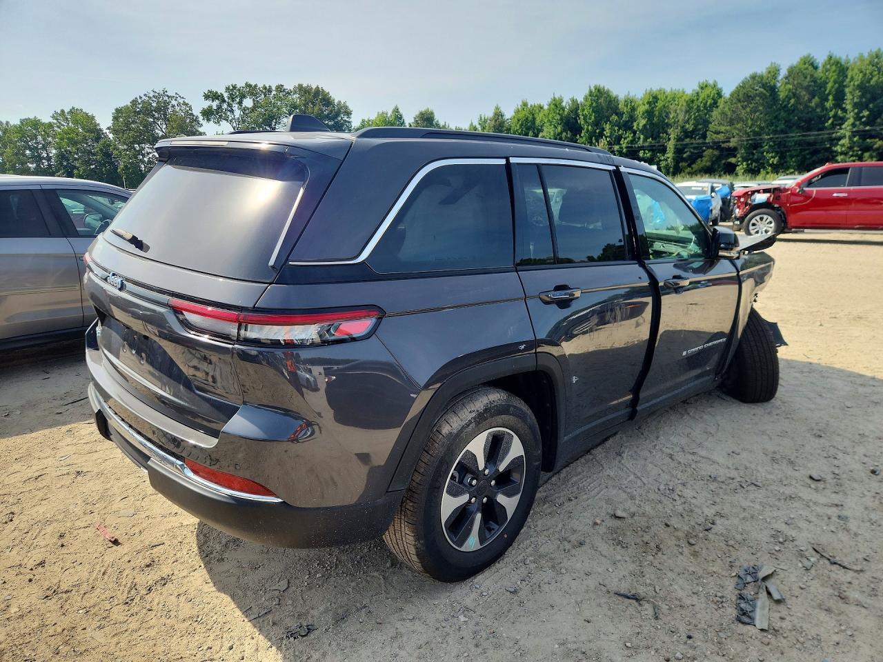 2024 Jeep Grand Cherokee Limited 4Xe - Image 3