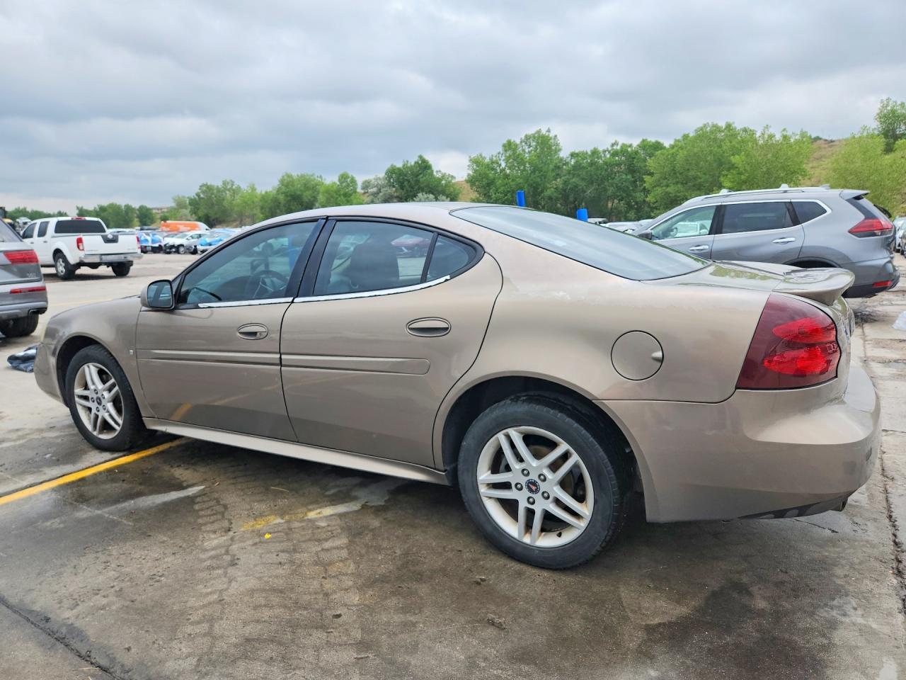 2006 Pontiac Grand Prix Gt - Image 2
