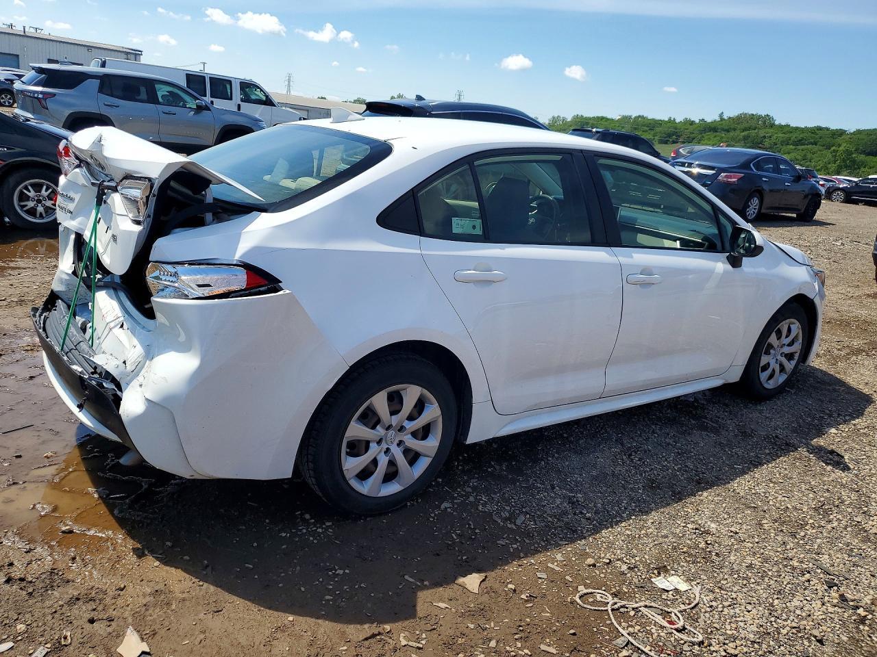 2021 Toyota Corolla Le - Image 3