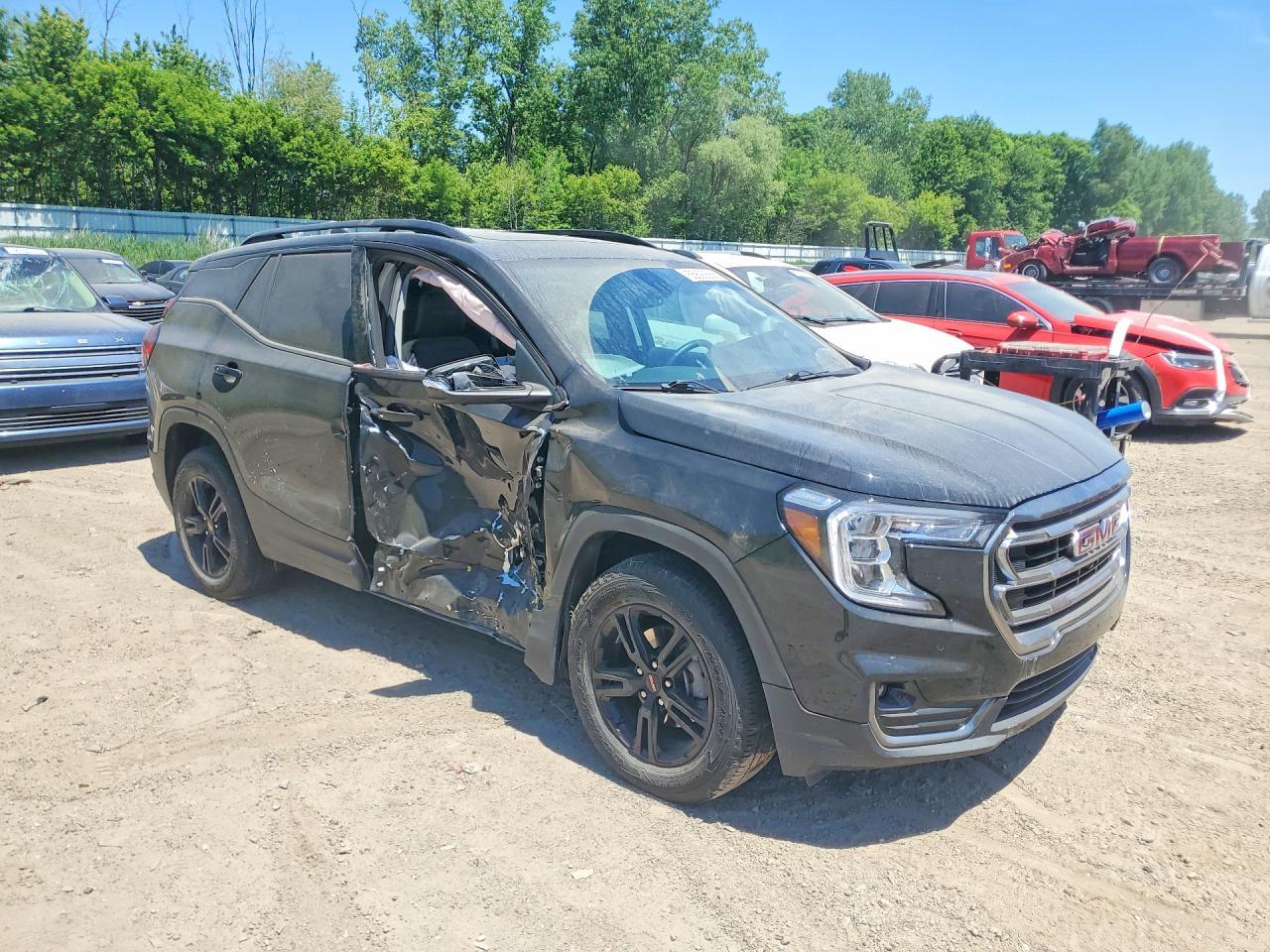 2024 GMC Terrain At4 - Image 4