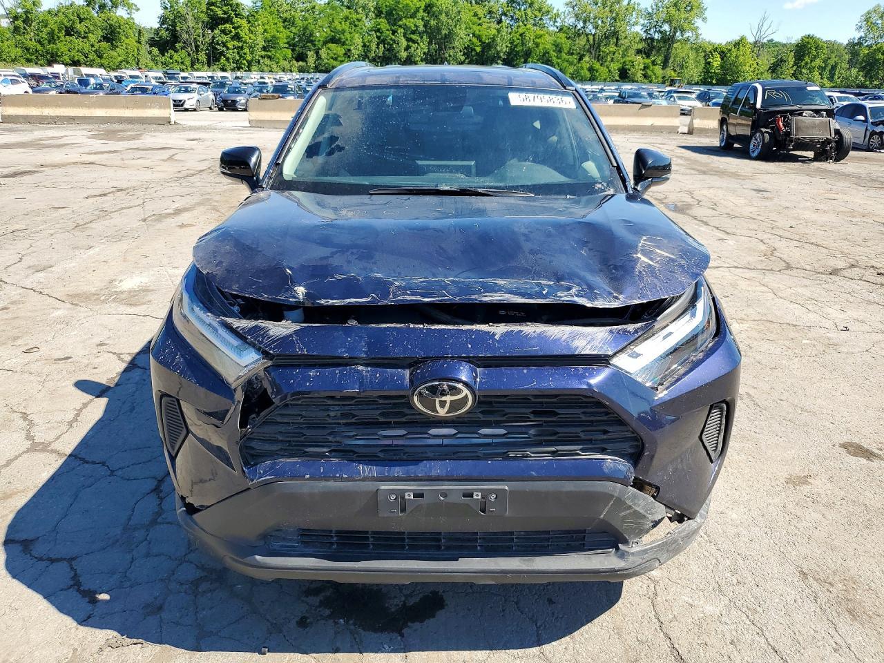 2025 Toyota Rav4 Xle - Image 5