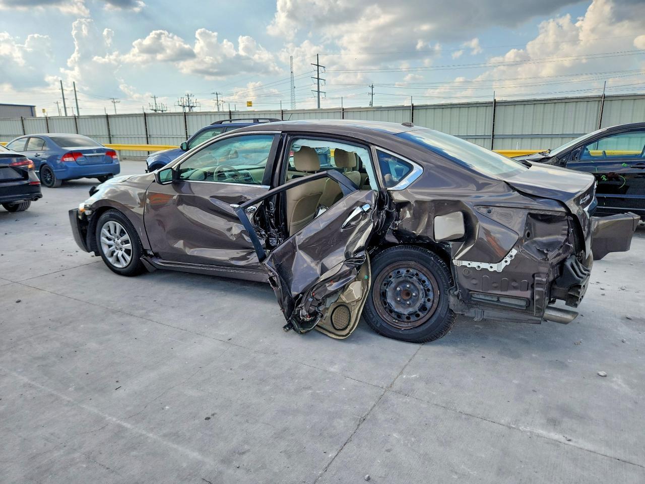2015 Nissan Altima 2.5 S - Image 2