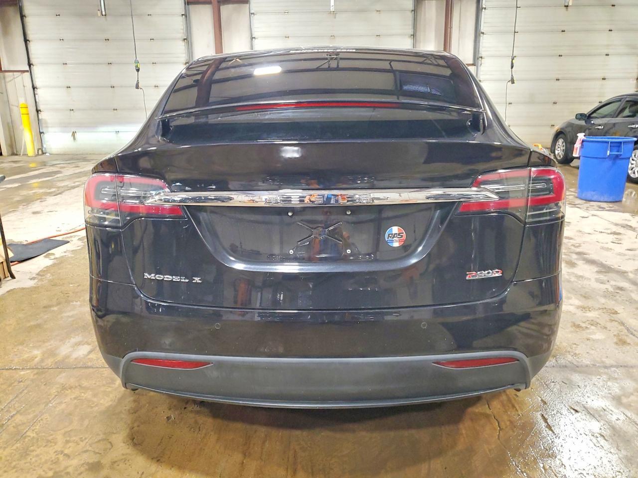 2016 Tesla Model X - Фото 6