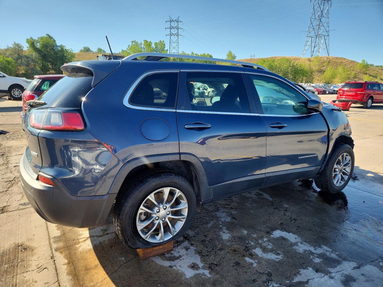 2020 Jeep Cherokee Latitude Plus - Image 3