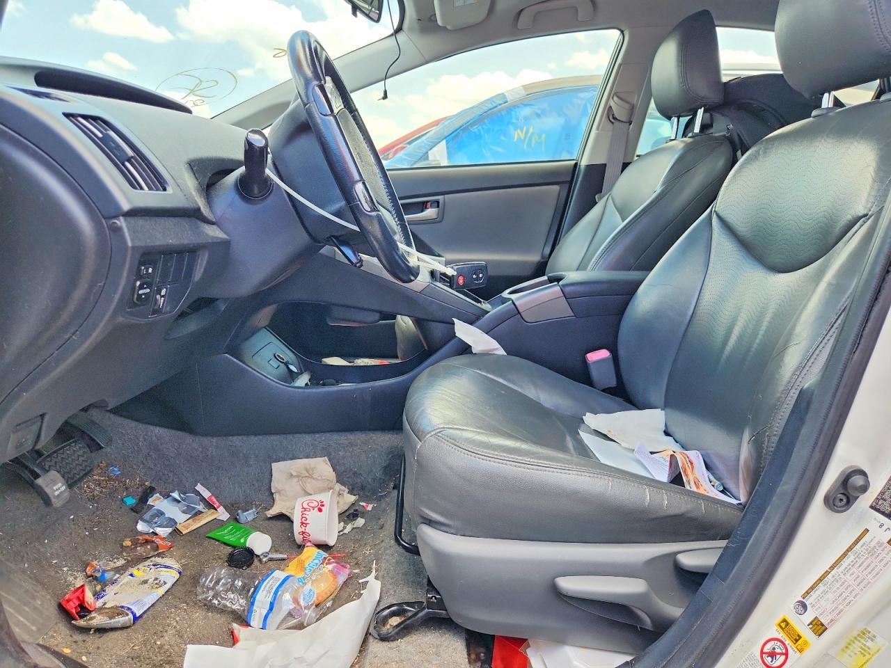 2012 Toyota Prius Two - Фото 7
