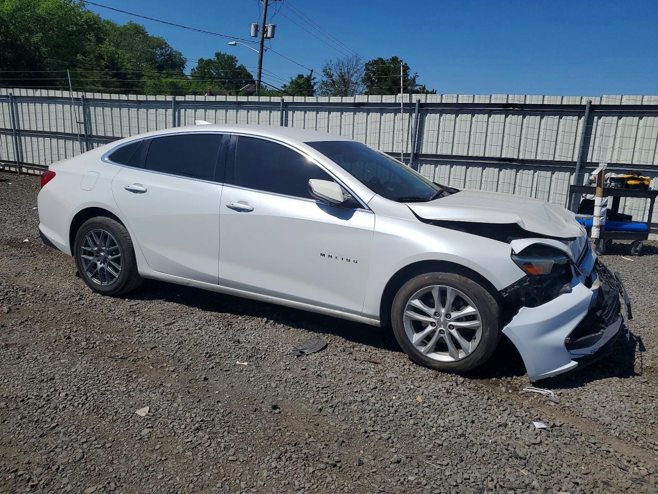 2017 Chevrolet Malibu Lt - Image 4