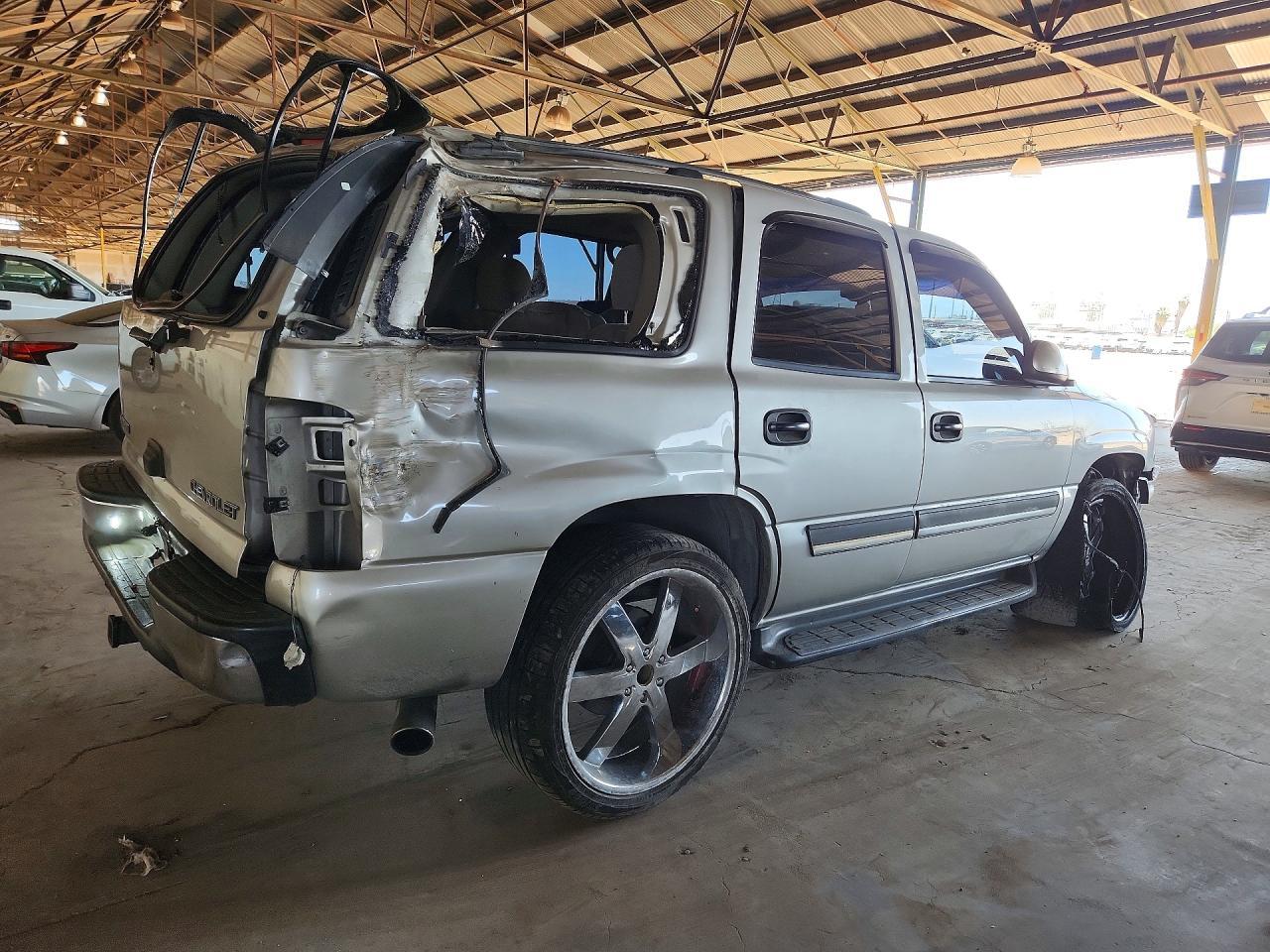 2005 Chevrolet Tahoe C1500 - Image 3