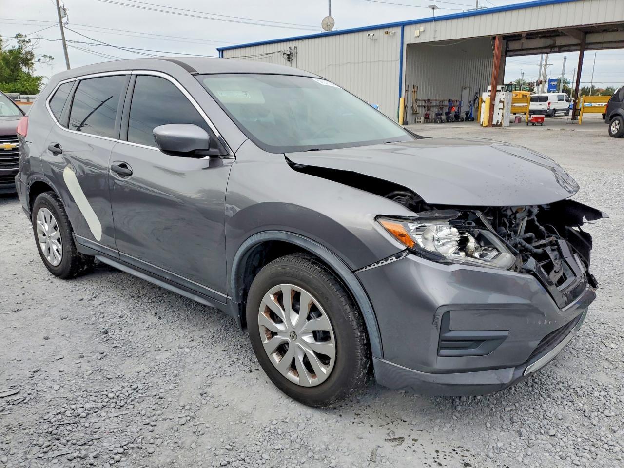 2018 Nissan Rogue S - Image 4