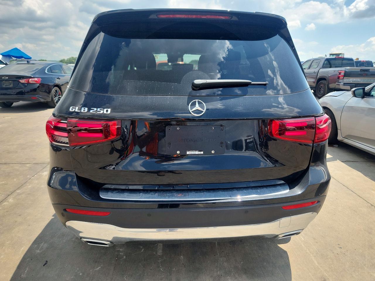 2025 Mercedes-Benz Glb 250 - Фото 6