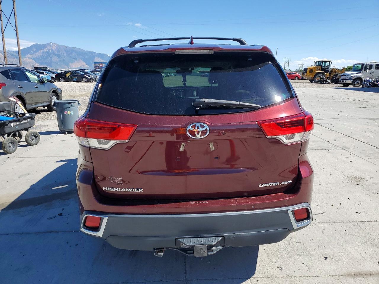 2017 Toyota Highlander Limited Platinum - Фото 6