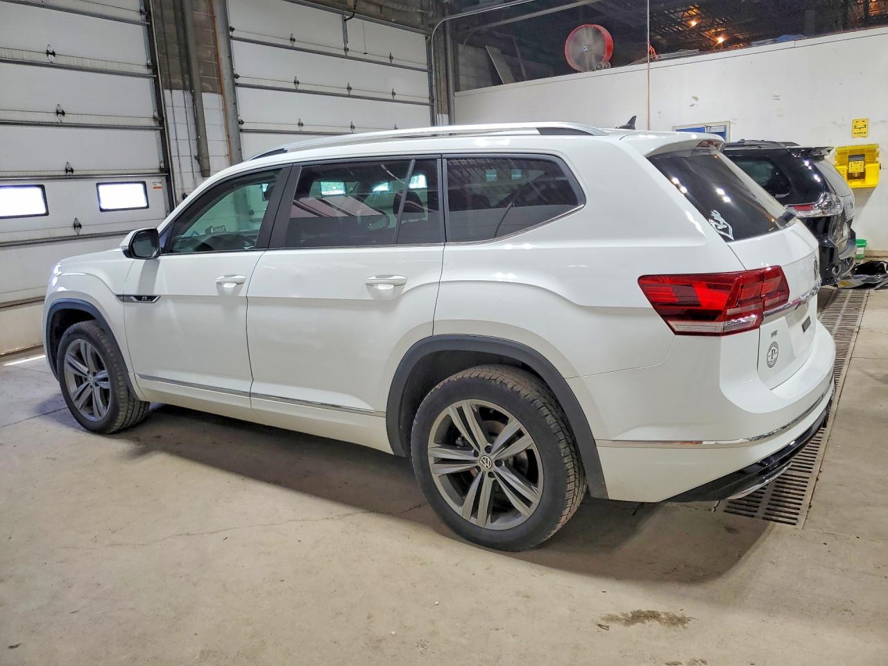 2019 Volkswagen Atlas Se - Image 2