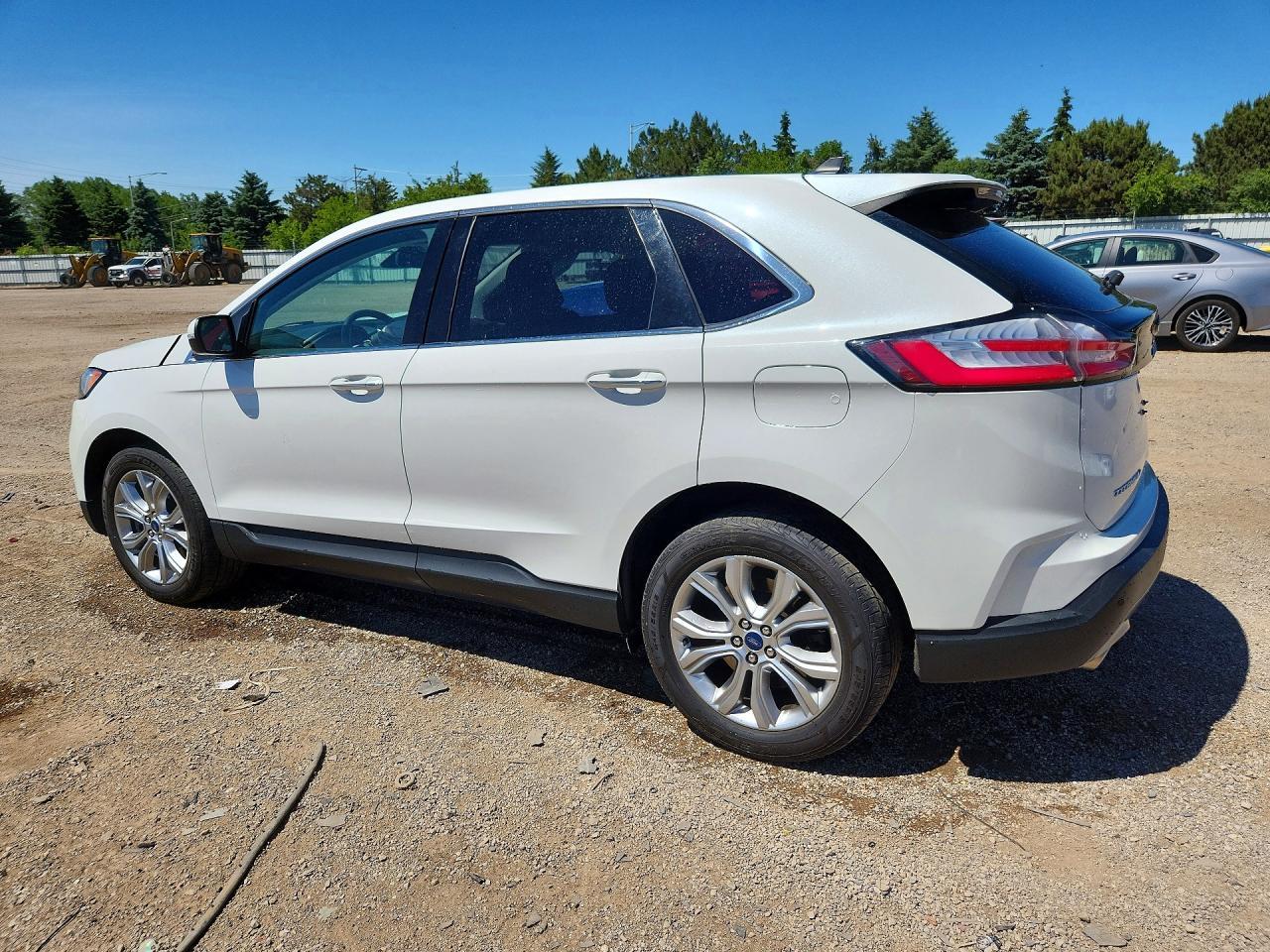 2022 Ford Edge Titanium - Фото 2
