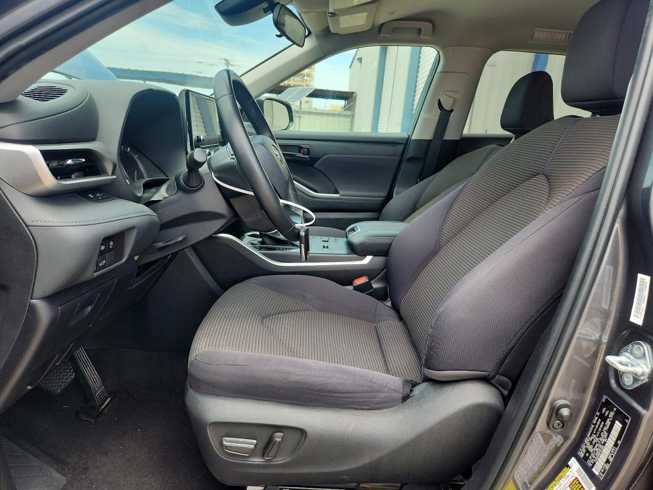 2023 Toyota Highlander Le - Image 7
