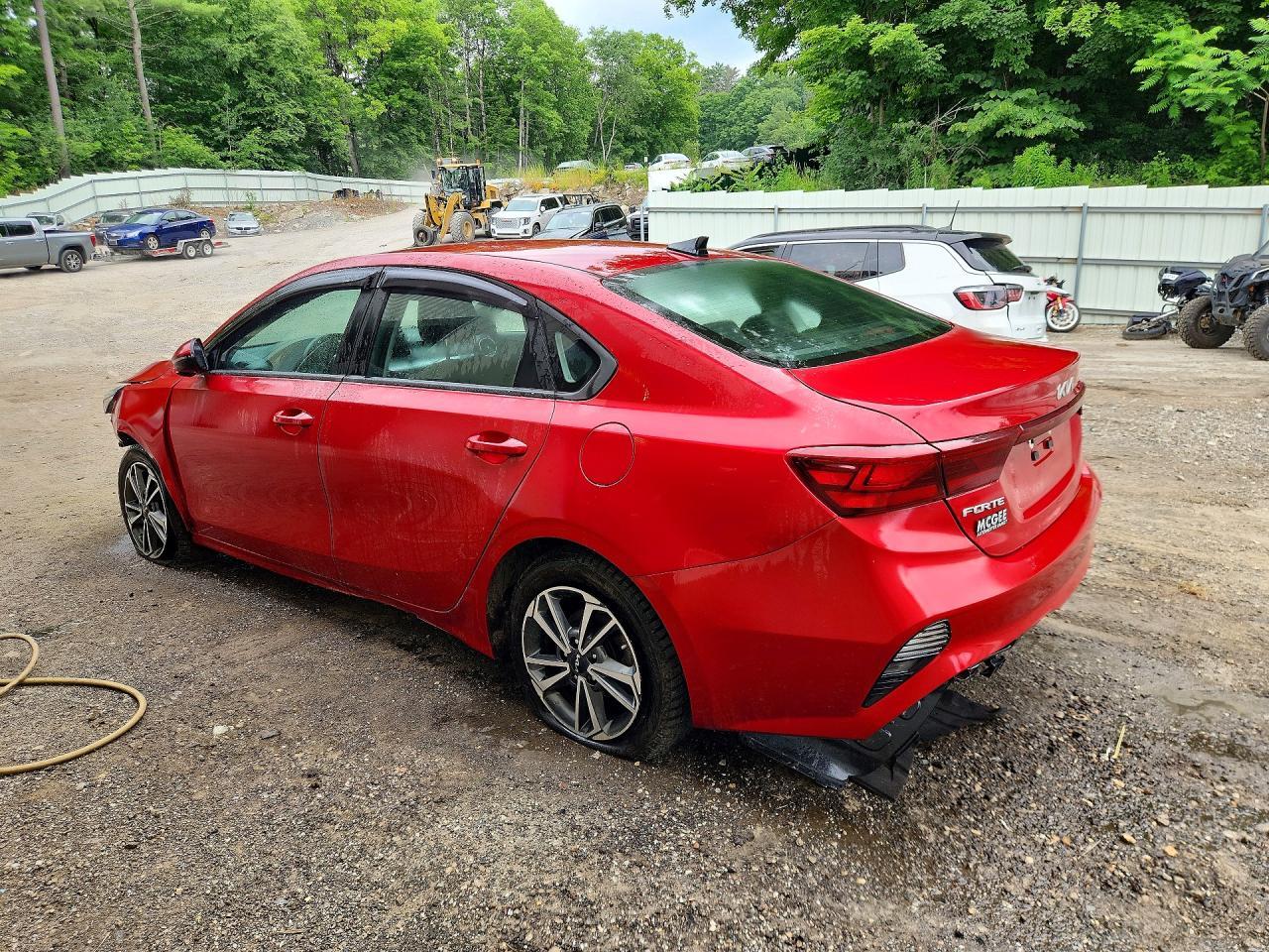 2023 Kia Forte Lxs - Image 2