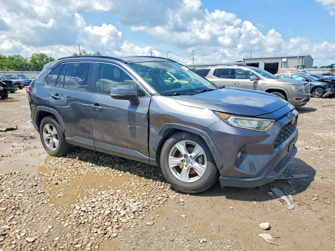 2019 Toyota Rav4 Xle - Image 4