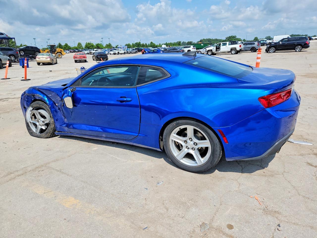 2017 Chevrolet Camaro Lt - Фото 2