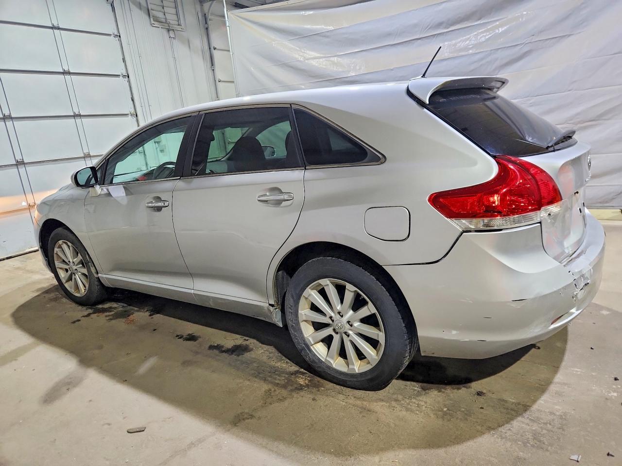 2010 Toyota Venza Awd 4Cyl - Image 2