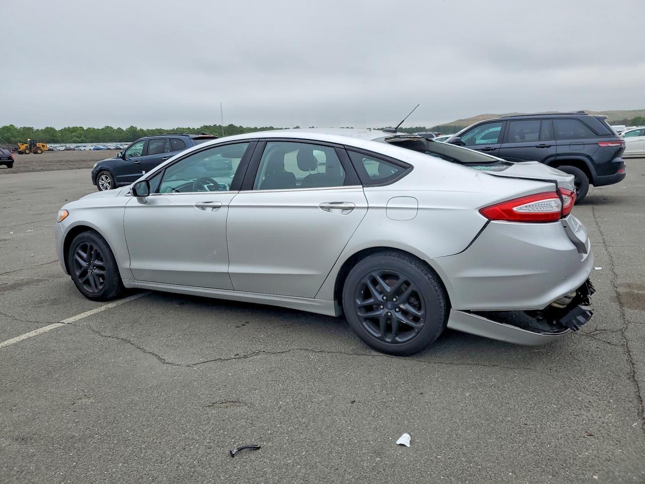 2013 Ford Fusion Se - Фото 2