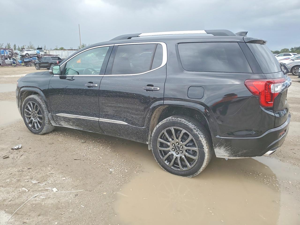 2022 GMC Acadia Denali - Image 2