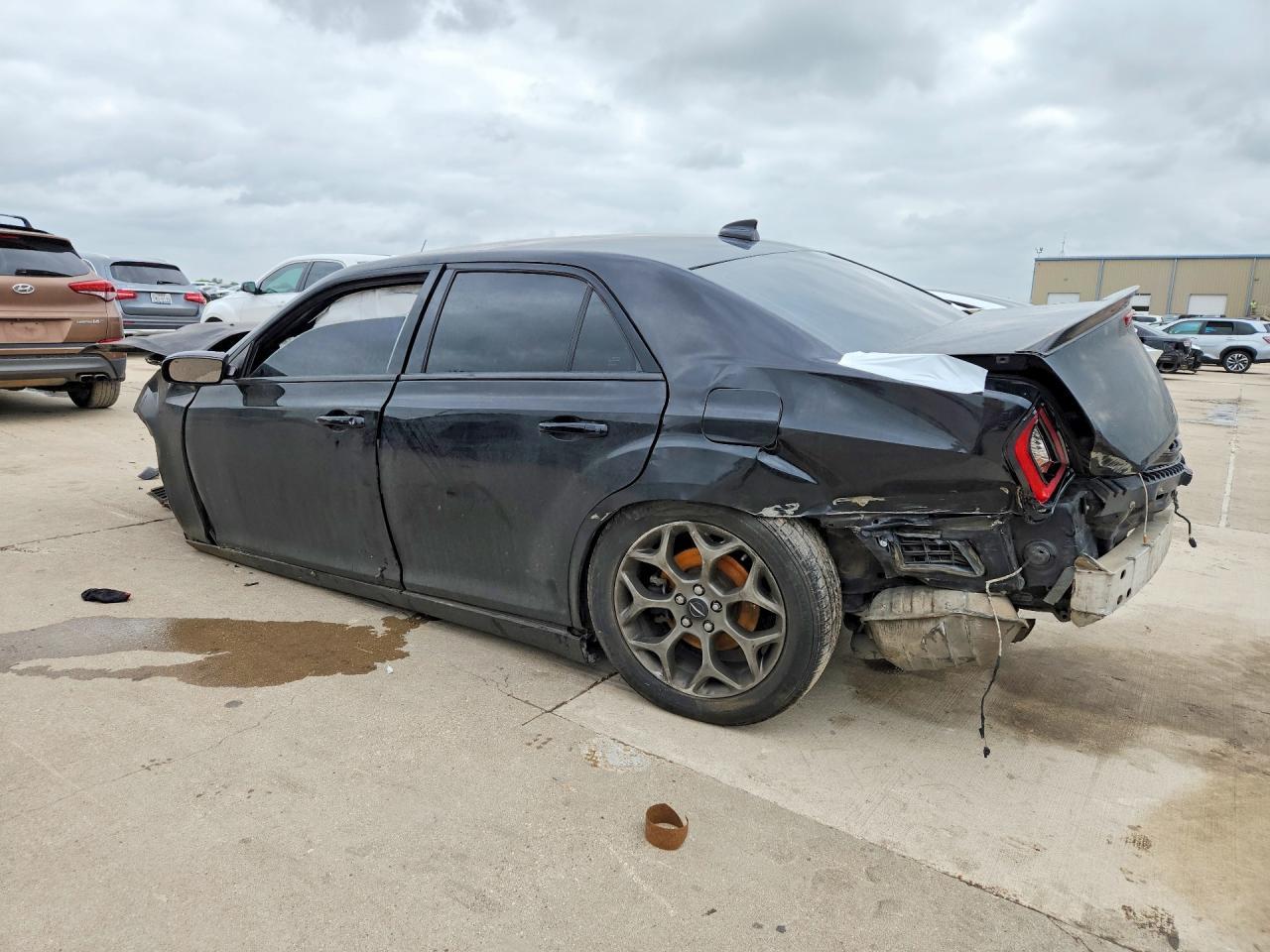 2016 Chrysler 300 S - Фото 2