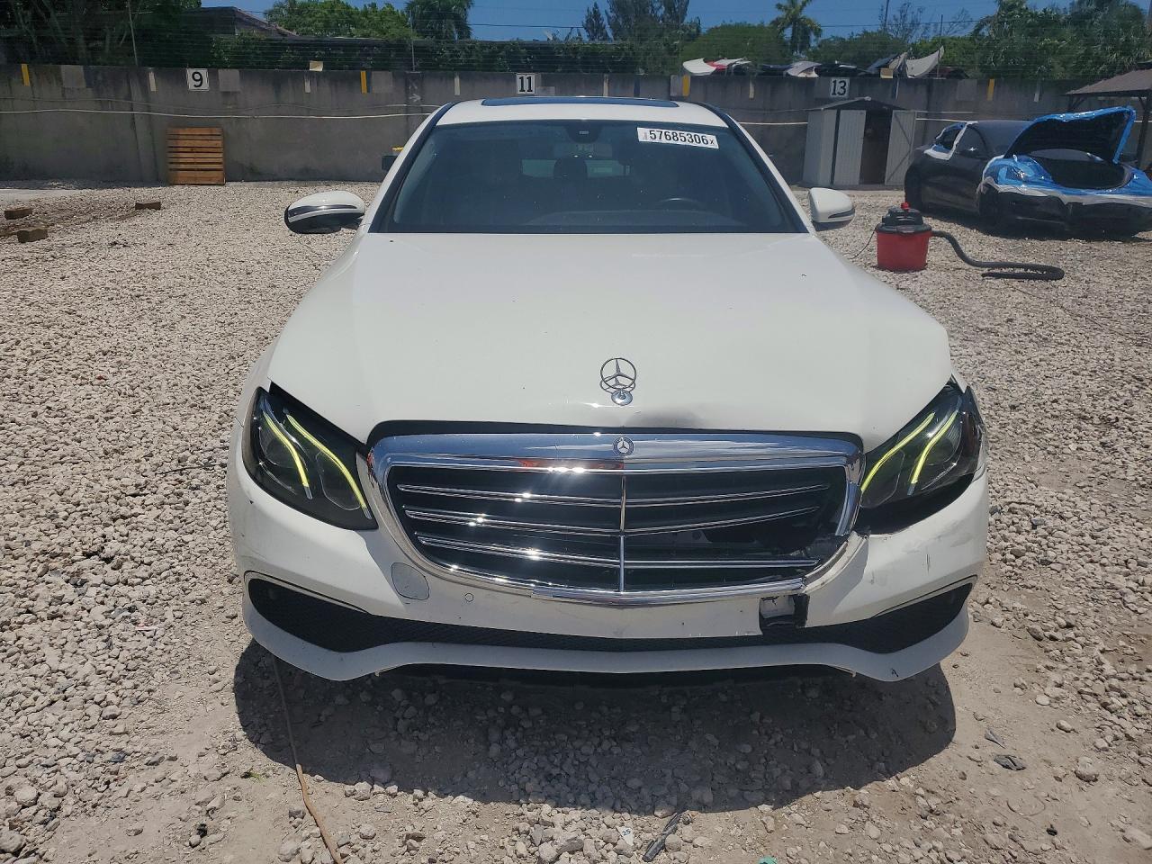 2017 Mercedes-Benz E 300 - Фото 5