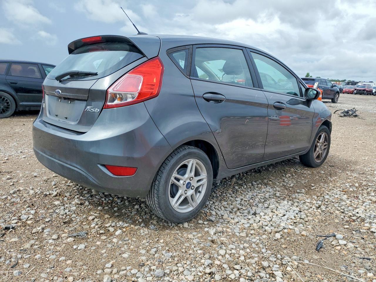 2019 Ford Fiesta Se - Фото 3