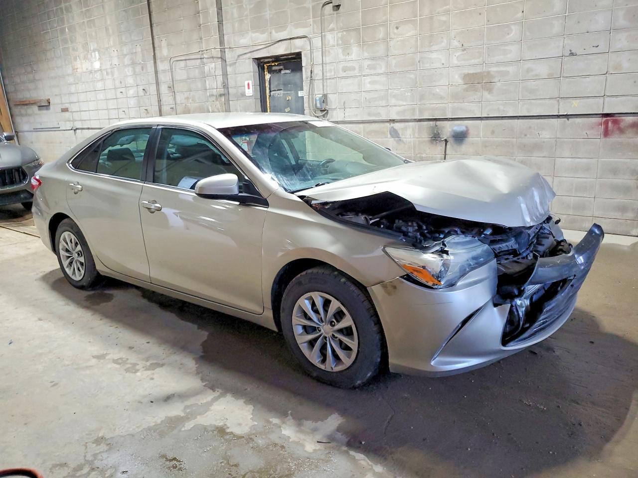 2016 Toyota Camry Le - Image 4