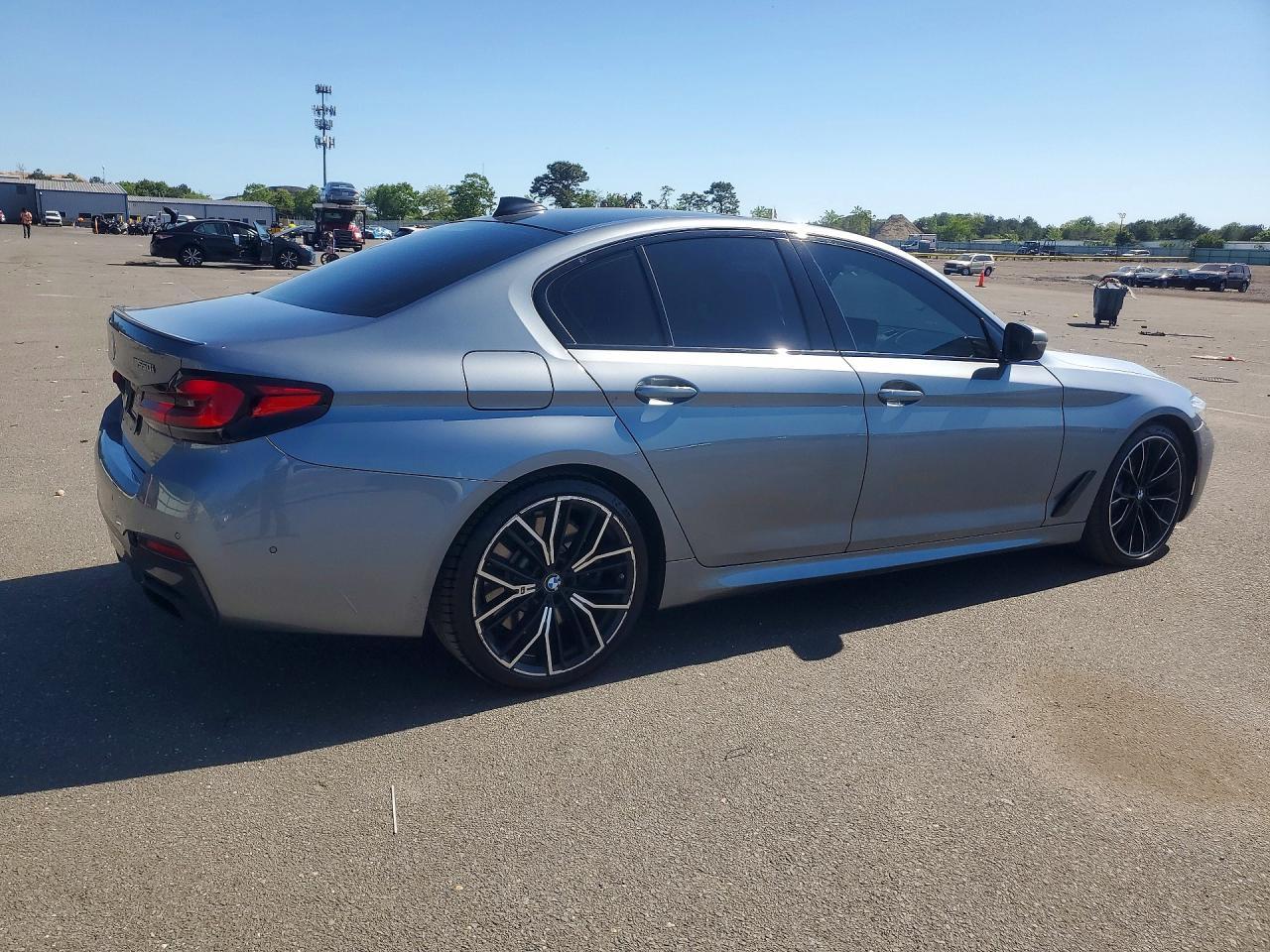 2021 BMW M550Xi - Фото 3