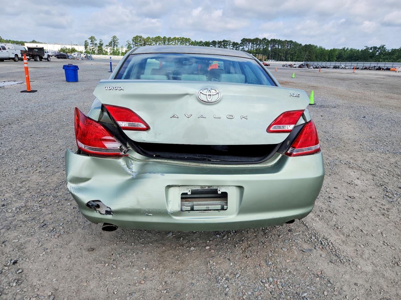 2006 Toyota Avalon Xls - Image 6