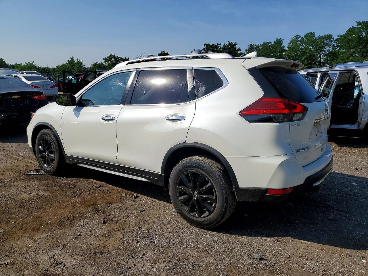 2017 Nissan Rogue Sv - Image 2