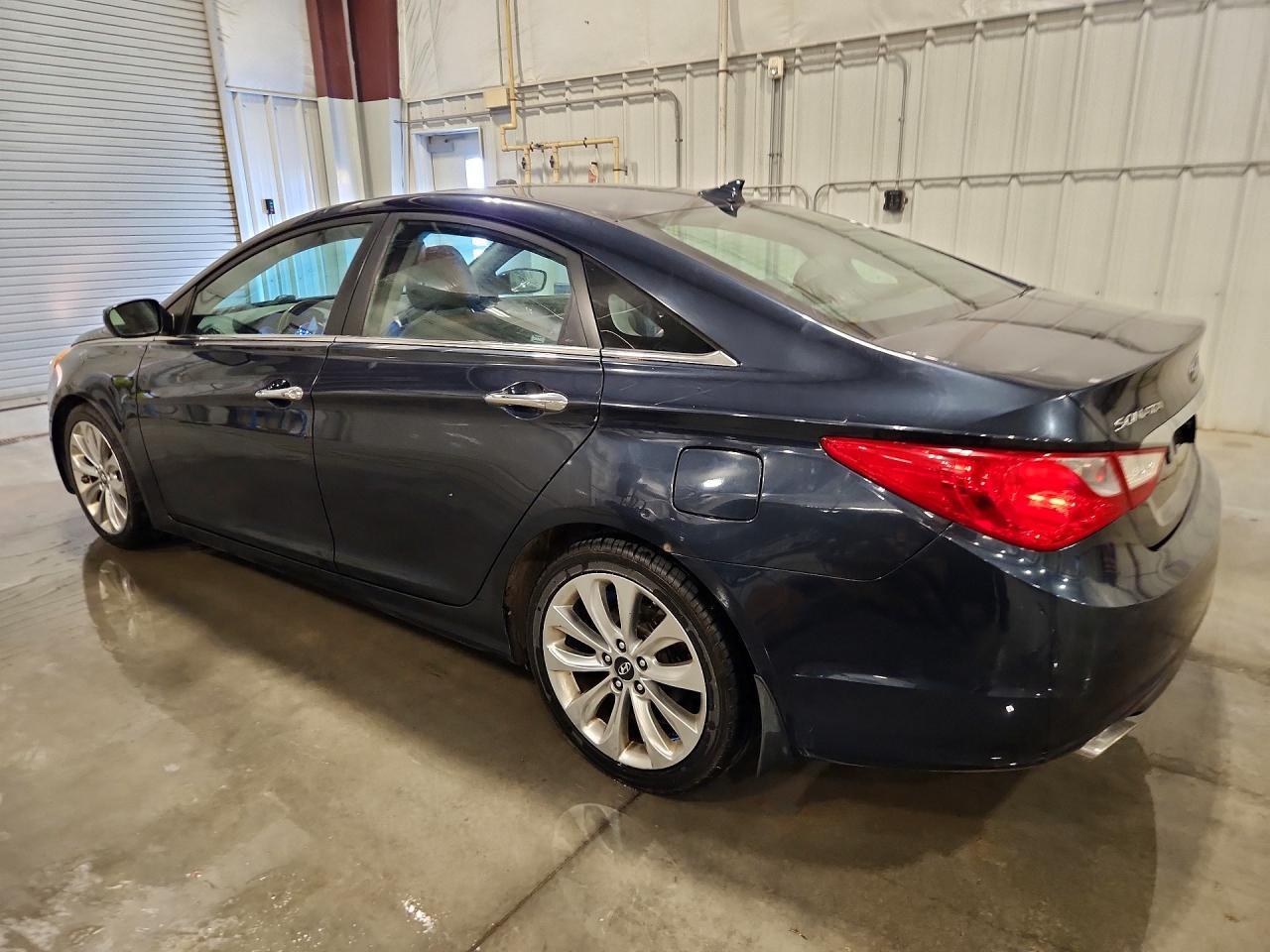 2012 Hyundai Sonata Se - Image 2