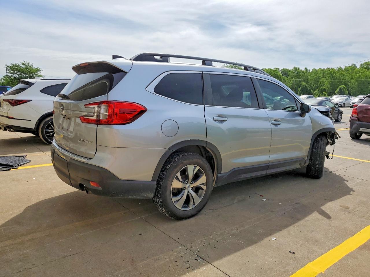 2023 Subaru Ascent Premium - Image 3