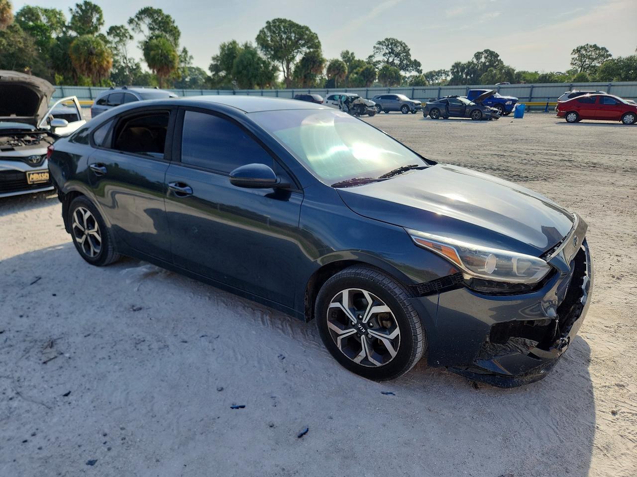 2019 Kia Forte Lxs - Фото 4