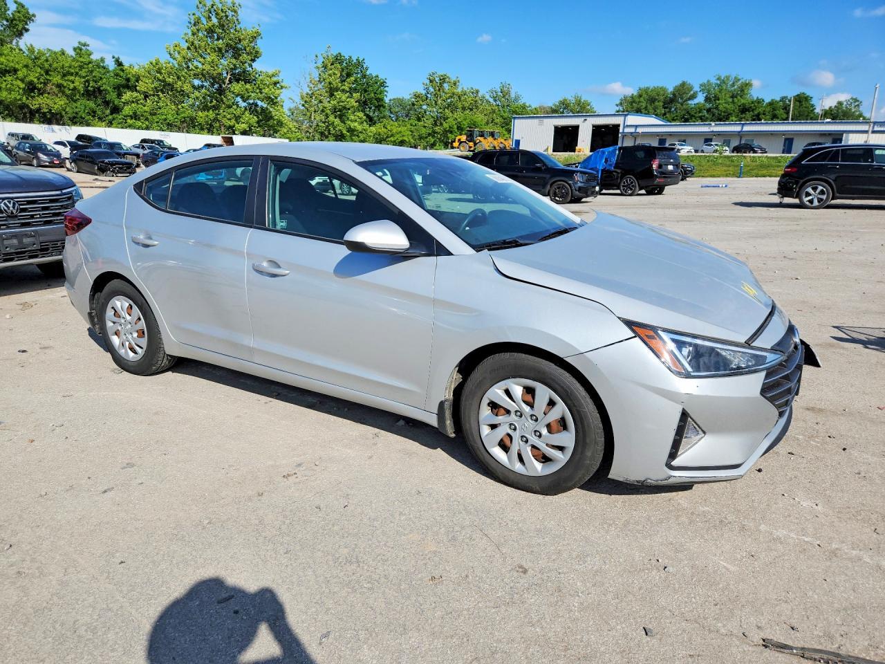 2020 Hyundai Elantra Se - Фото 4