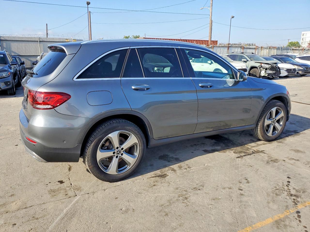 2022 Mercedes-Benz Glc 300 - Фото 3