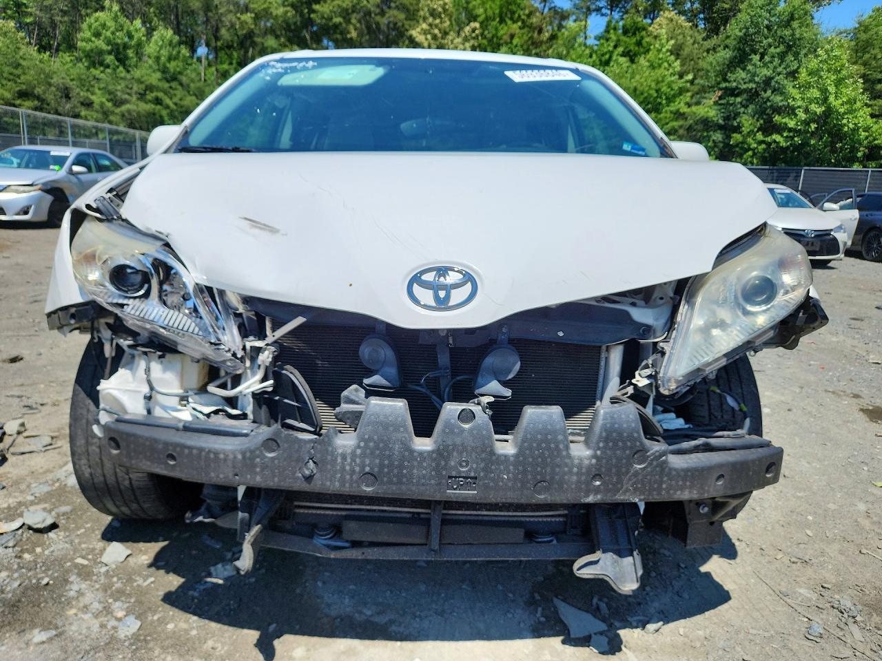2017 Toyota Sienna Le - Фото 5