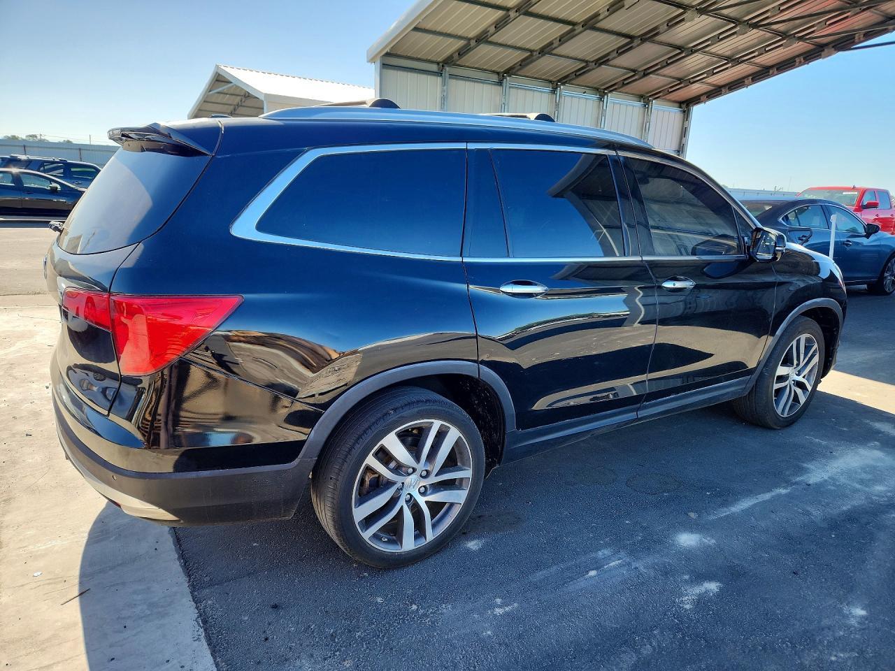 2017 Honda Pilot Elite - Фото 3