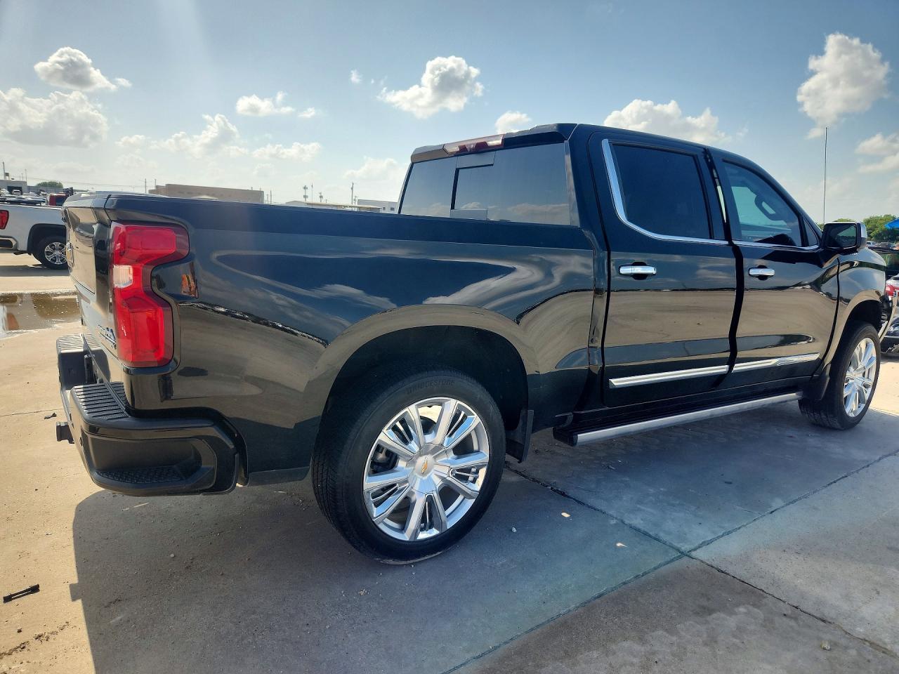 2024 Chevrolet Silverado K1500 High Country - Фото 3