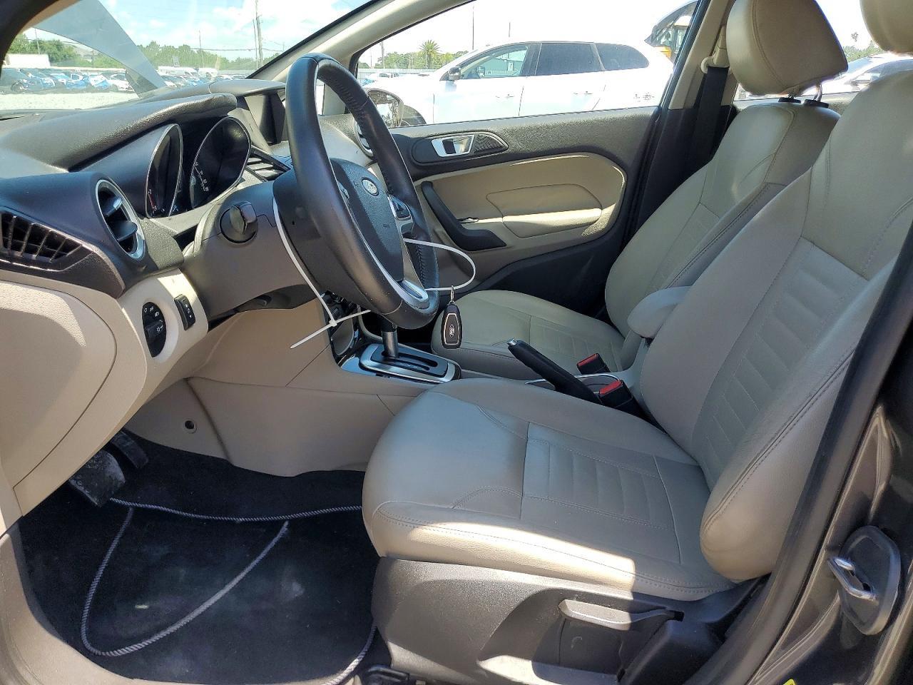 2015 Ford Fiesta Titanium - Фото 7
