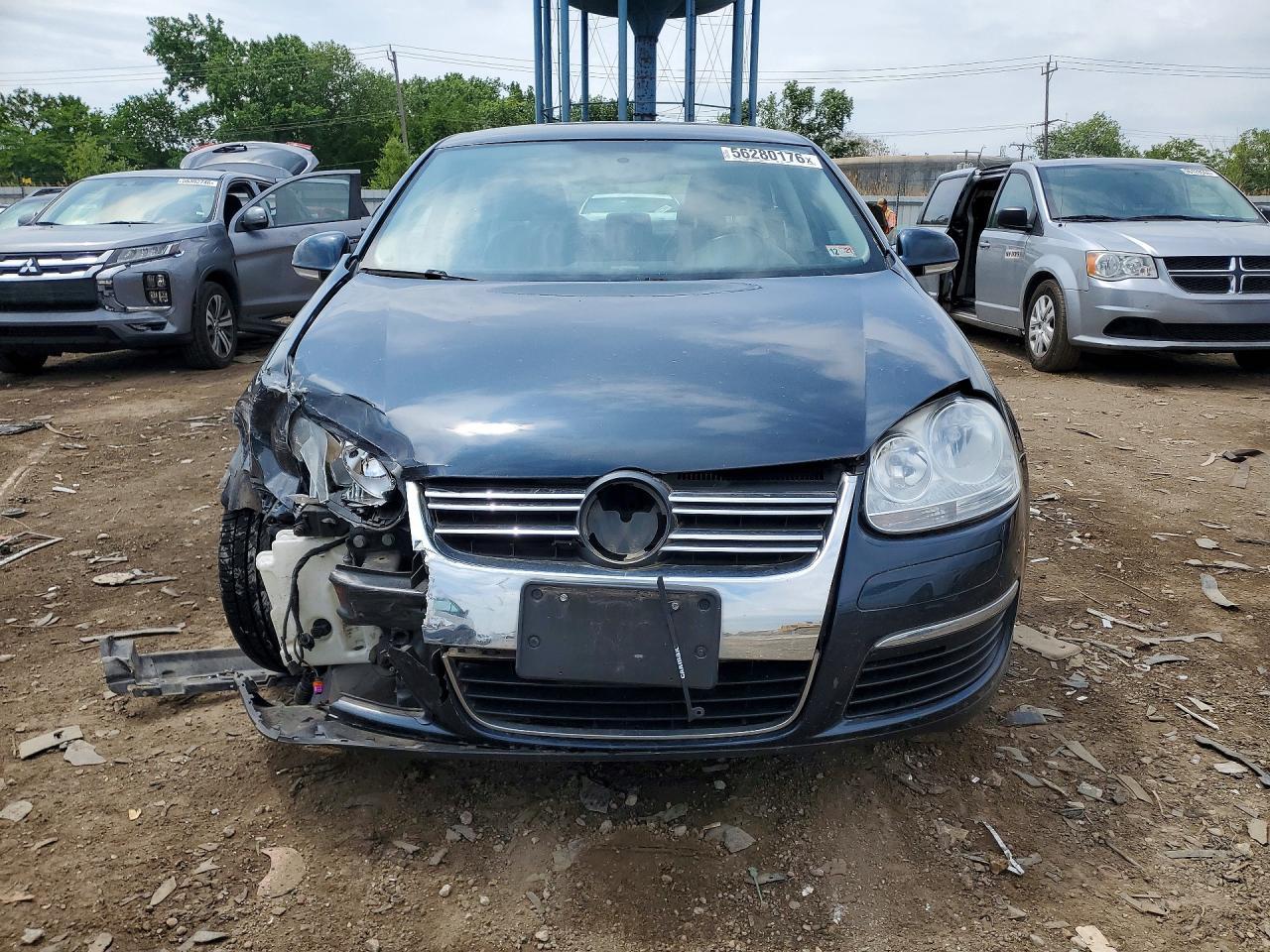 2010 Volkswagen Jetta Limited - Фото 5