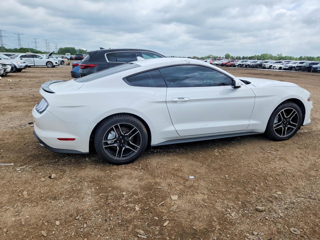 2020 Ford Mustang - Фото 3