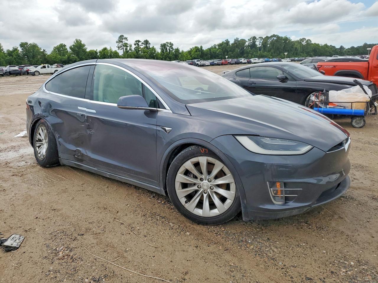 2019 Tesla Model X - Фото 4