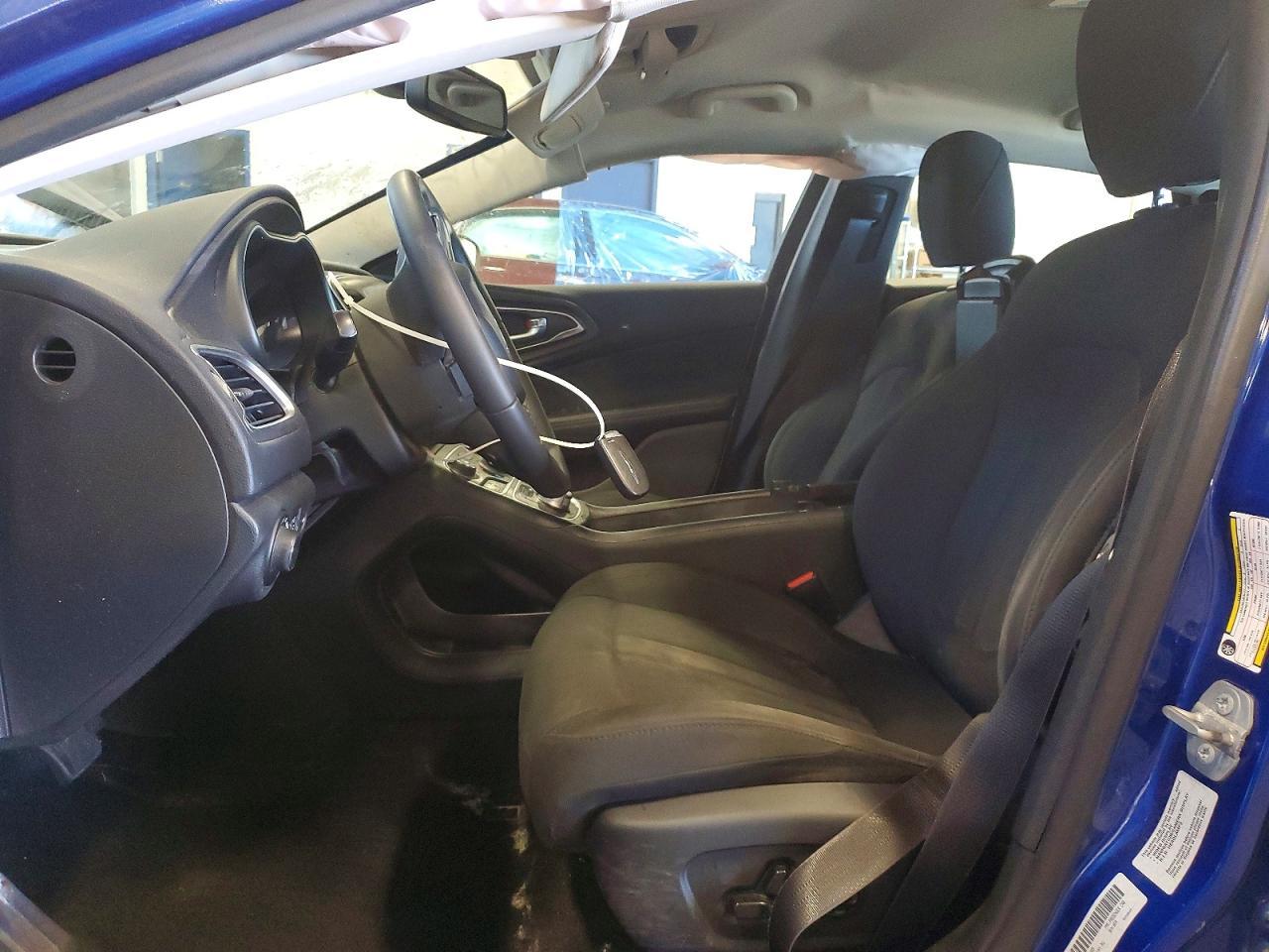2016 Chrysler 200 Limited - Image 7
