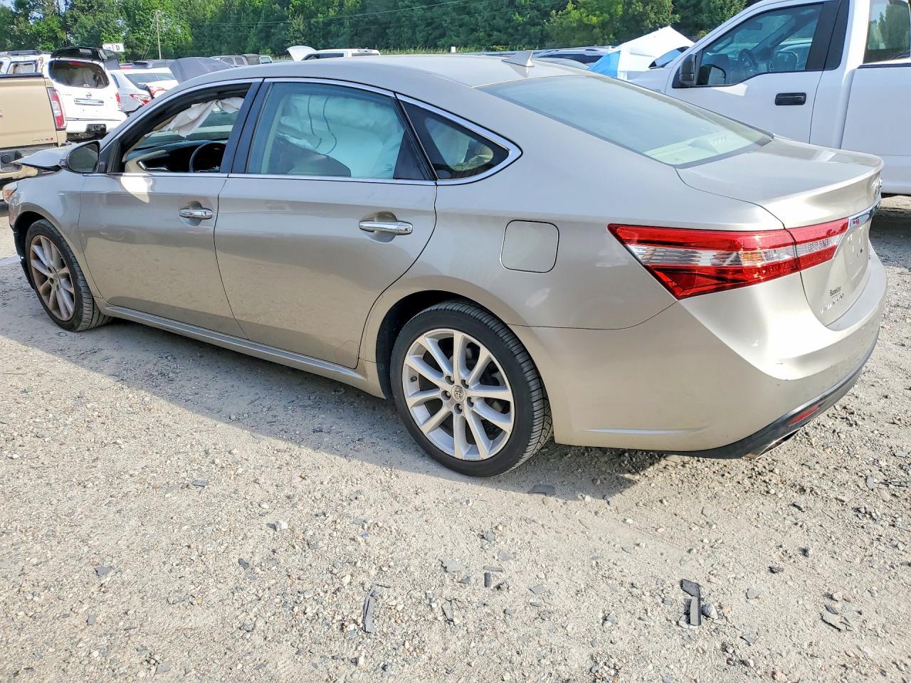 2013 Toyota Avalon Limited - Image 2