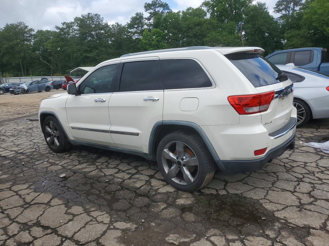 2011 Jeep Grand Cherokee Overland - Image 2