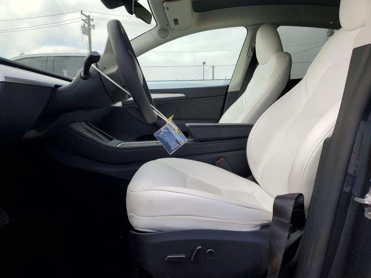 2023 Tesla Model Y - Фото 7