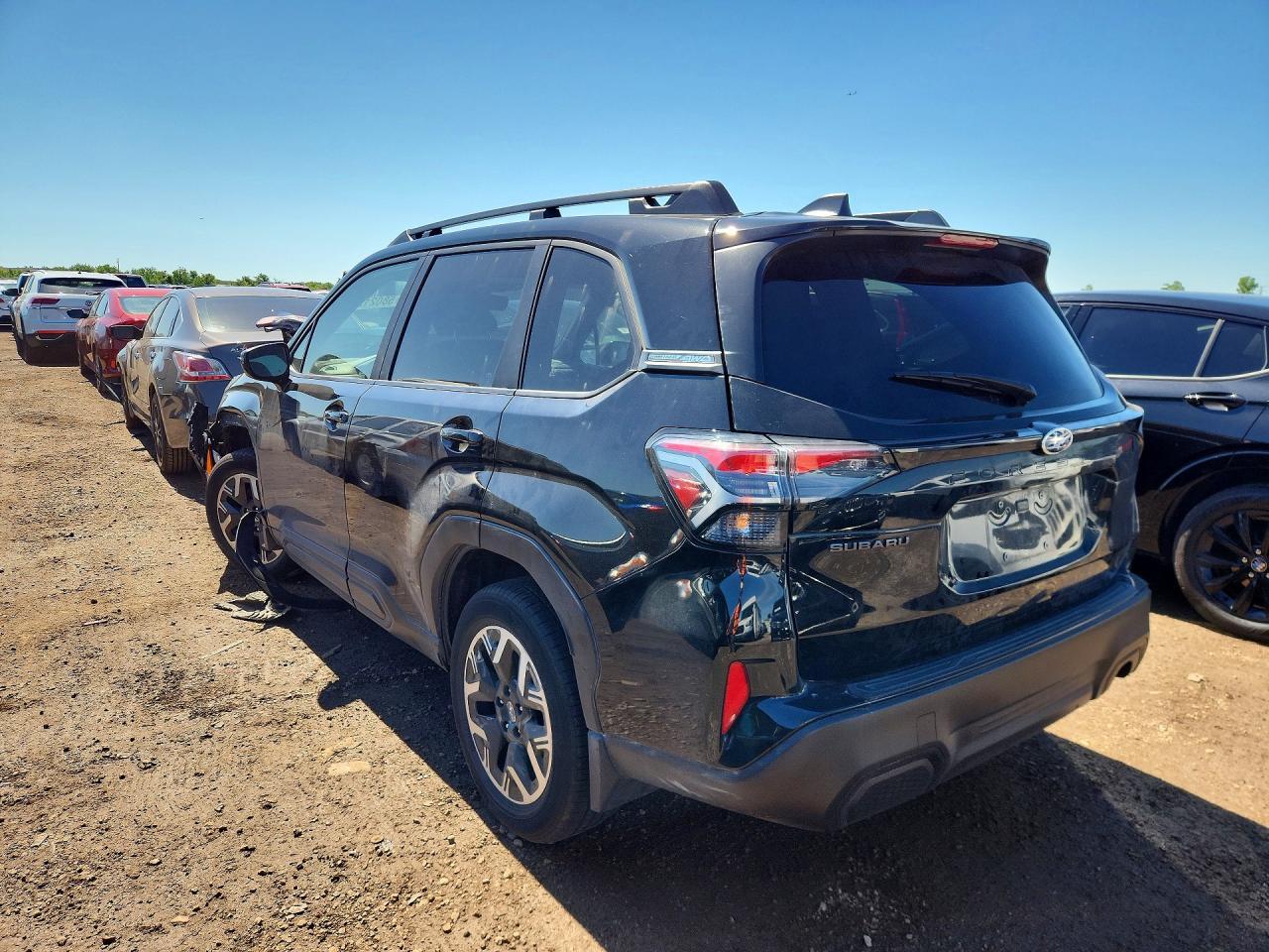 2025 Subaru Forester Premium - Фото 2